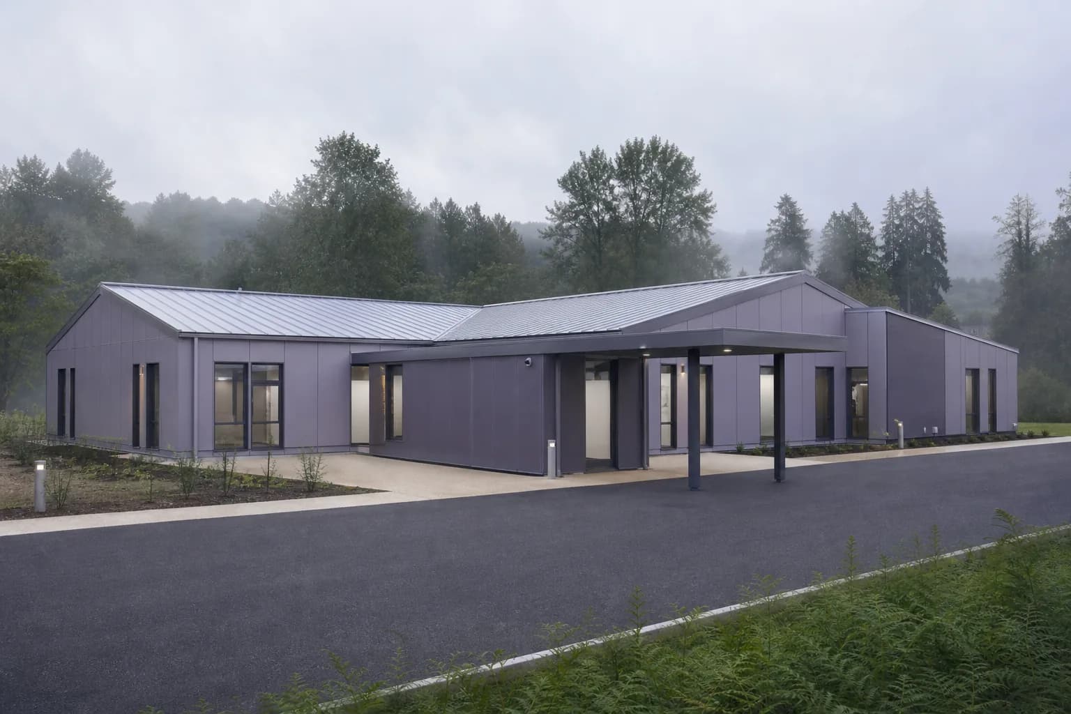 Bâtiment de santé préfabriqué 180 en lisière boisée